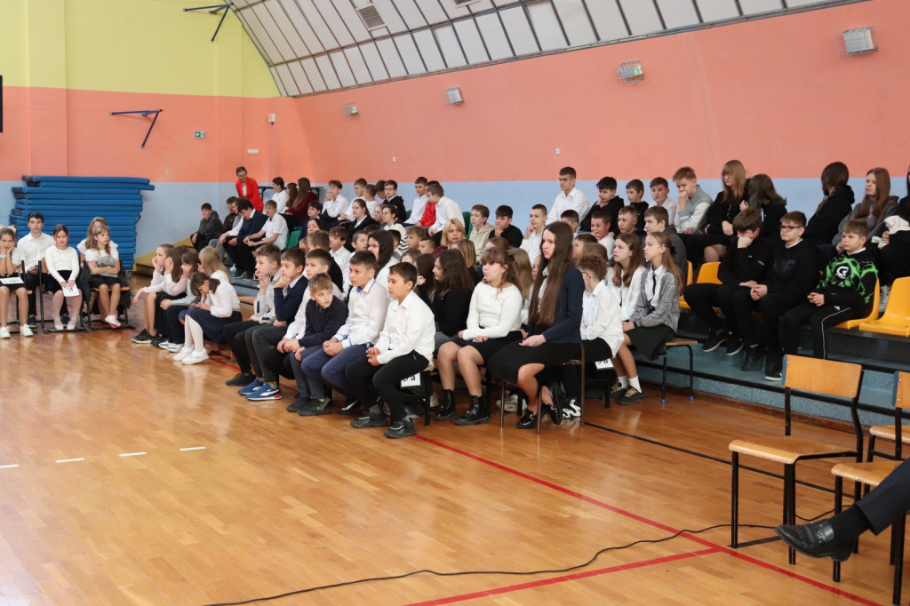 Obchody Święta Niepodległości w SP w Komarówce