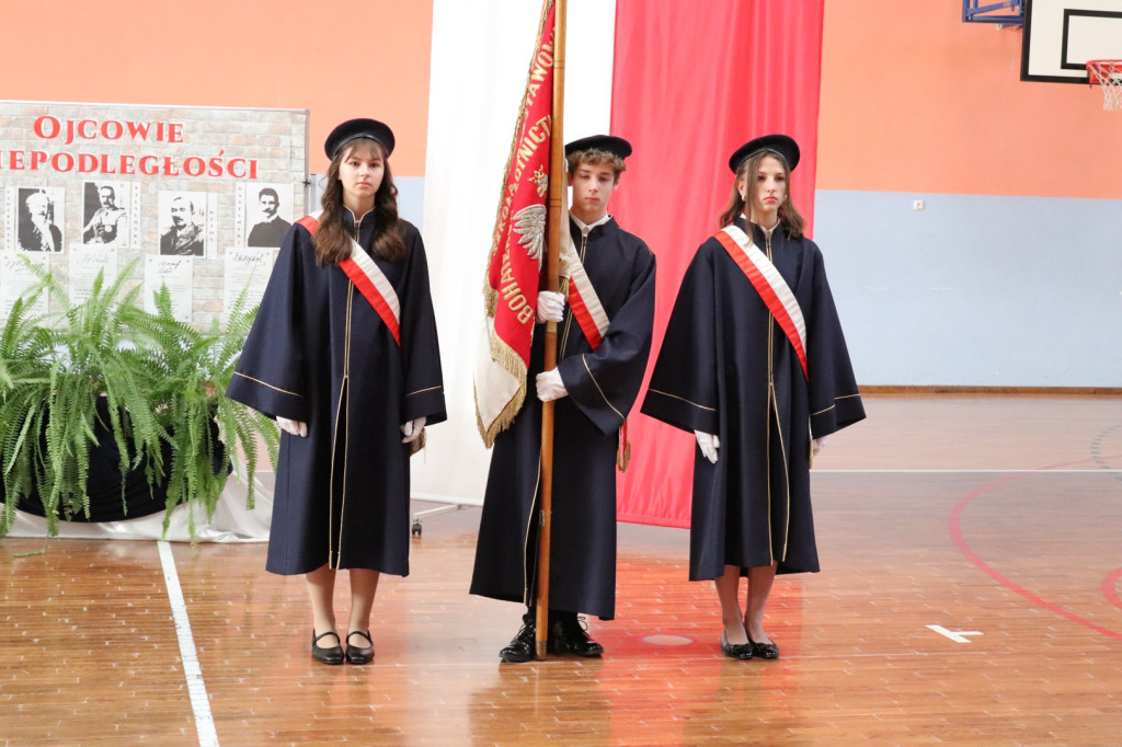 Obchody Święta Niepodległości w SP w Komarówce