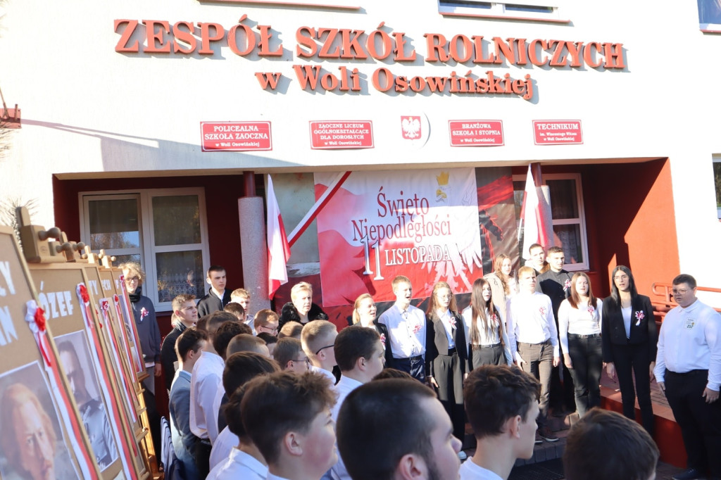Akcja >>Szkoła do Hymnu<< w ZSR w Woli Osowińskiej