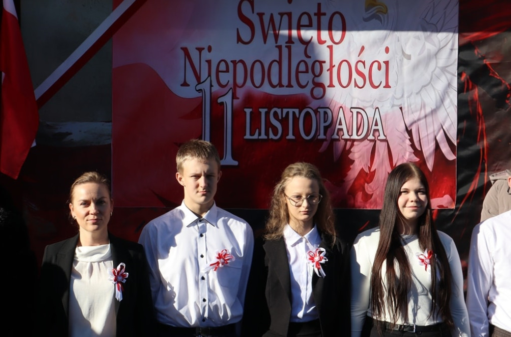 Akcja >>Szkoła do Hymnu<< w ZSR w Woli Osowińskiej