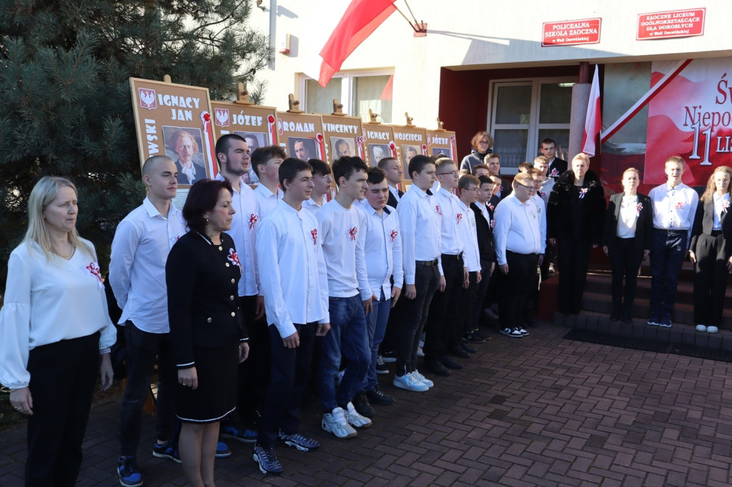 Akcja >>Szkoła do Hymnu<< w ZSR w Woli Osowińskiej