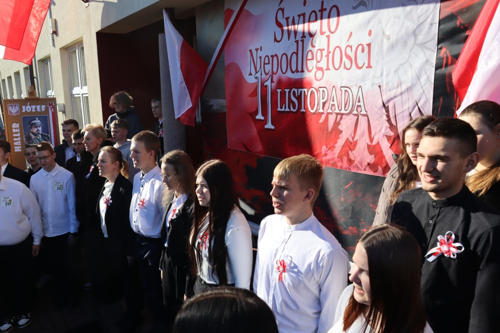 Akcja >>Szkoła do Hymnu<< w ZSR w Woli Osowińskiej