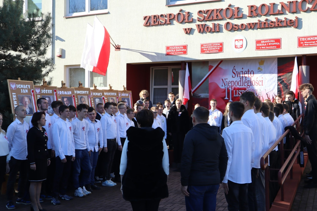 Akcja >>Szkoła do Hymnu<< w ZSR w Woli Osowińskiej