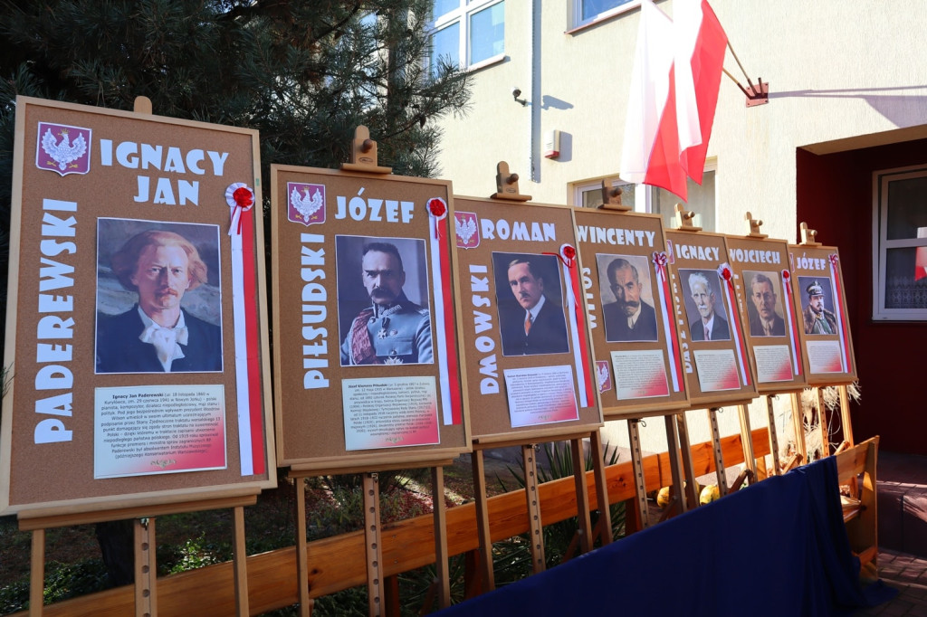 Akcja >>Szkoła do Hymnu<< w ZSR w Woli Osowińskiej