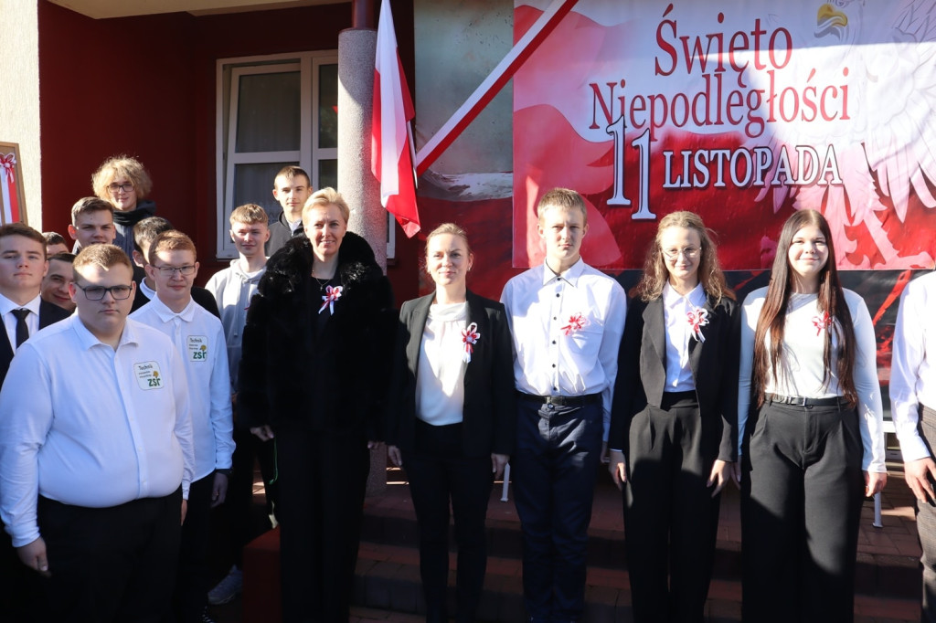 Akcja >>Szkoła do Hymnu<< w ZSR w Woli Osowińskiej