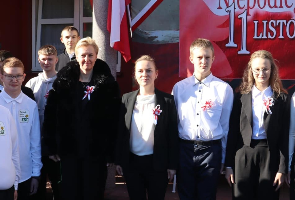 Akcja >>Szkoła do Hymnu<< w ZSR w Woli Osowińskiej