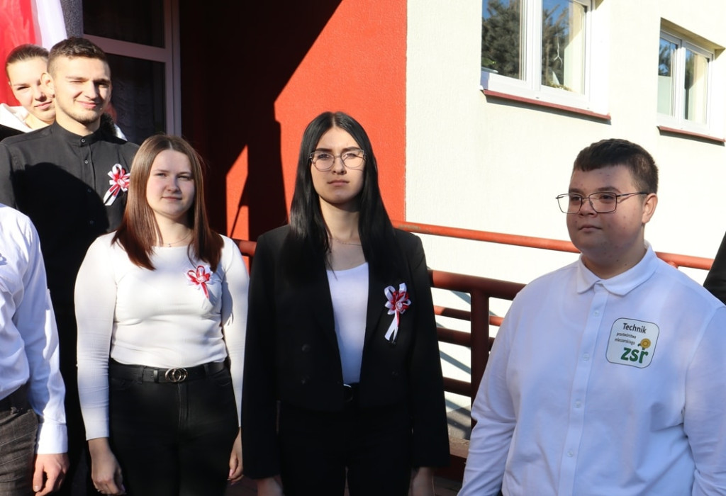 Akcja >>Szkoła do Hymnu<< w ZSR w Woli Osowińskiej