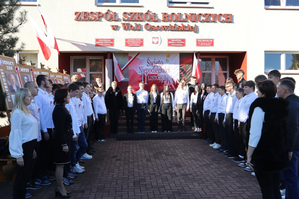 Akcja >>Szkoła do Hymnu<< w ZSR w Woli Osowińskiej
