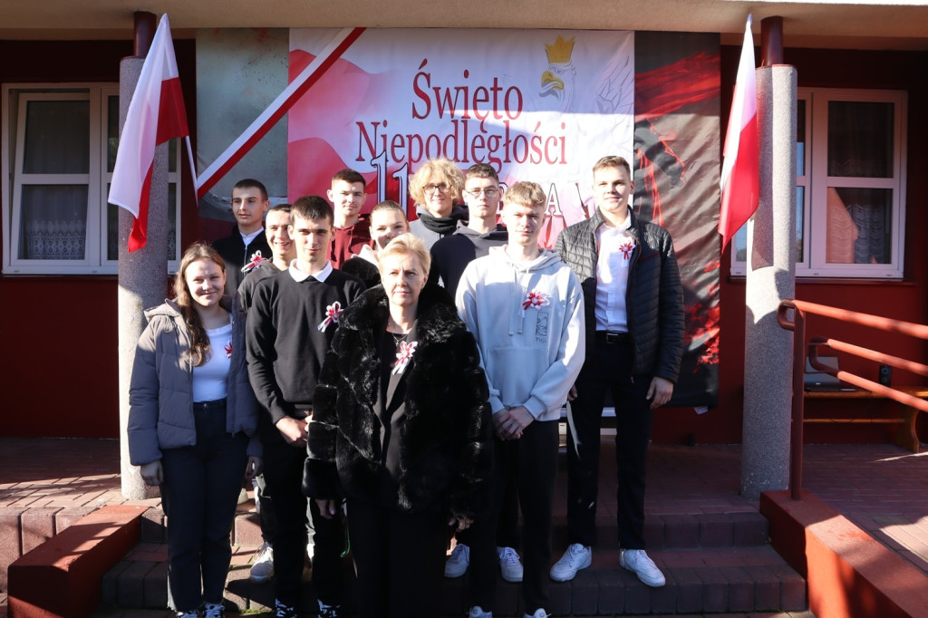 Akcja >>Szkoła do Hymnu<< w ZSR w Woli Osowińskiej