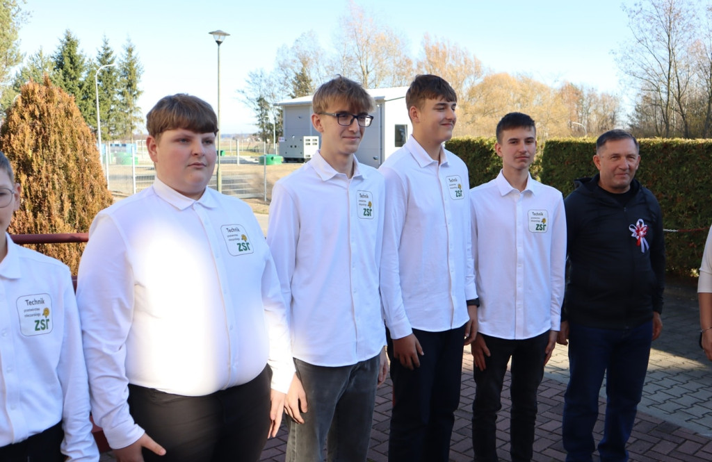 Akcja >>Szkoła do Hymnu<< w ZSR w Woli Osowińskiej