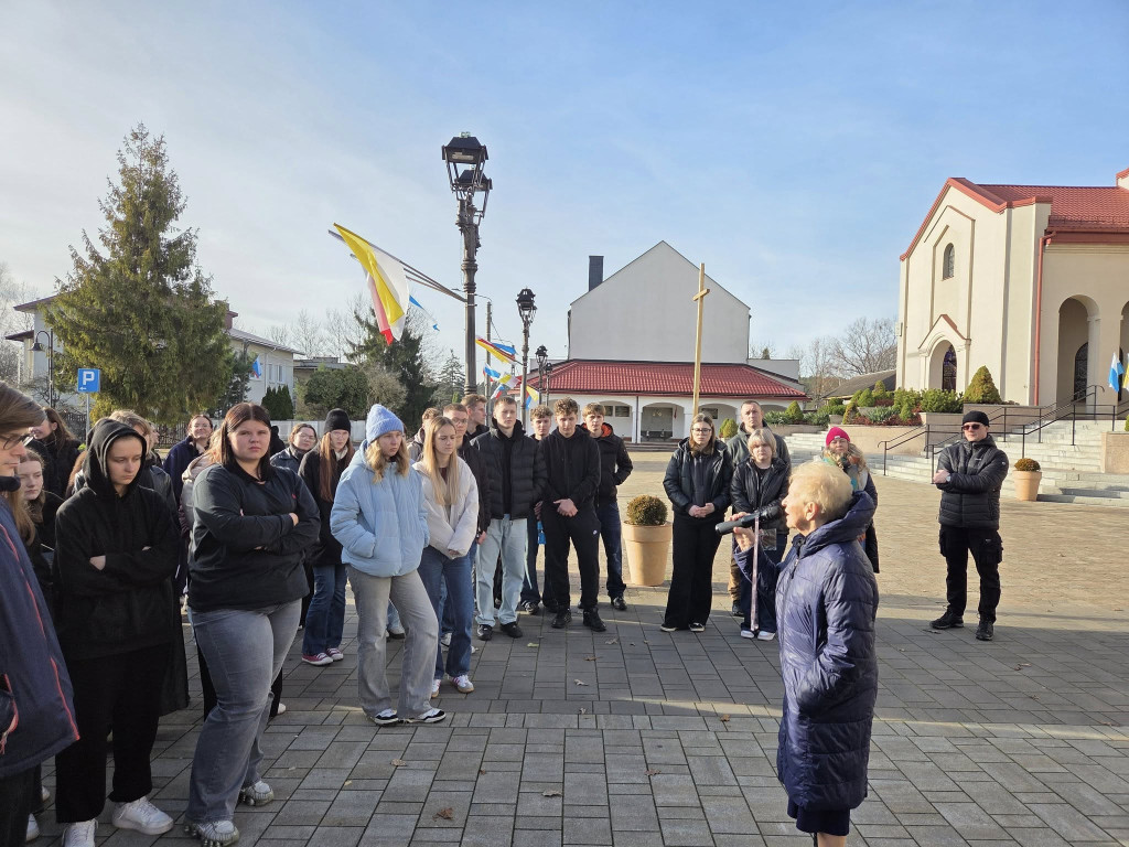 Maturzyści z I LO na Jasnej Górze