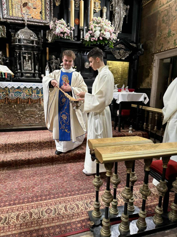 Maturzyści z I LO na Jasnej Górze