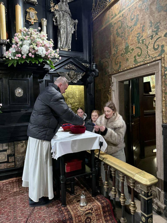 Maturzyści z I LO na Jasnej Górze