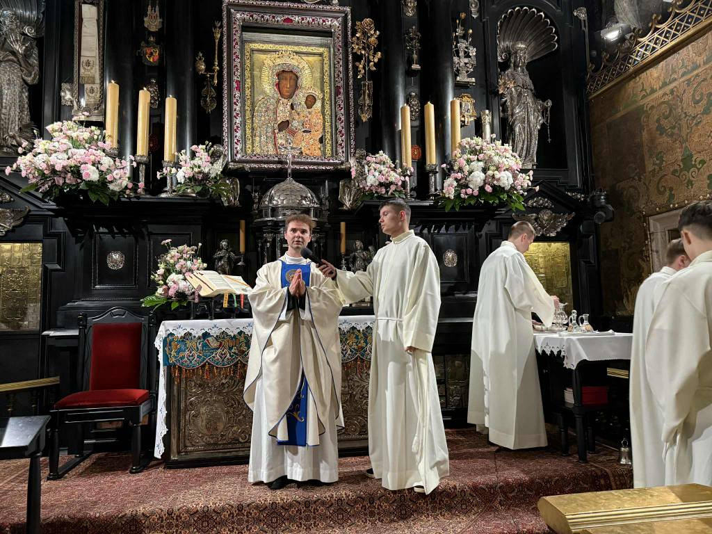 Maturzyści z I LO na Jasnej Górze