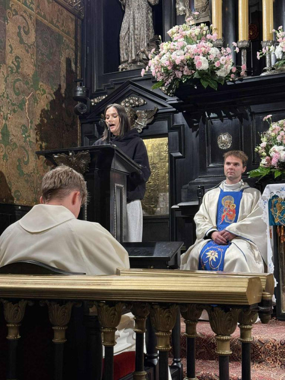 Maturzyści z I LO na Jasnej Górze