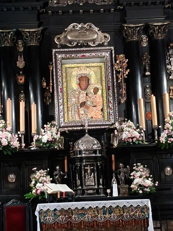 Maturzyści z I LO na Jasnej Górze