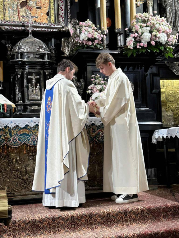 Maturzyści z I LO na Jasnej Górze