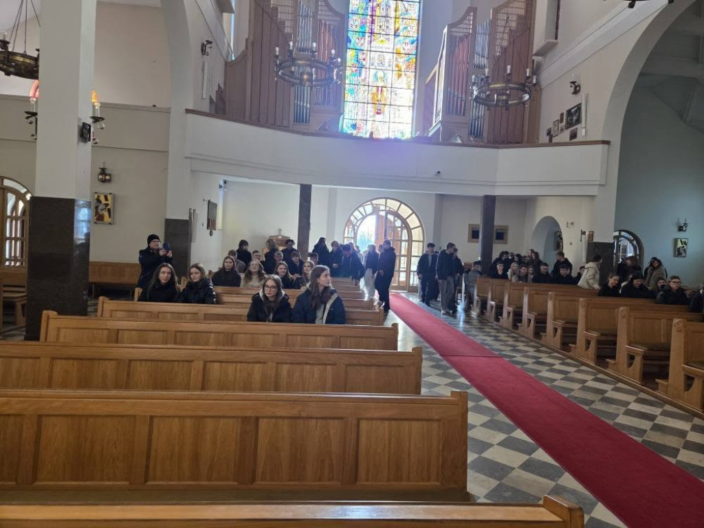 Maturzyści z I LO na Jasnej Górze