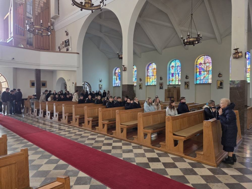 Maturzyści z I LO na Jasnej Górze