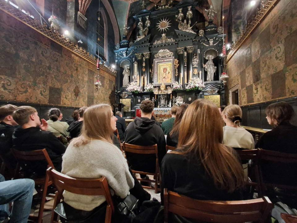 Maturzyści z I LO na Jasnej Górze