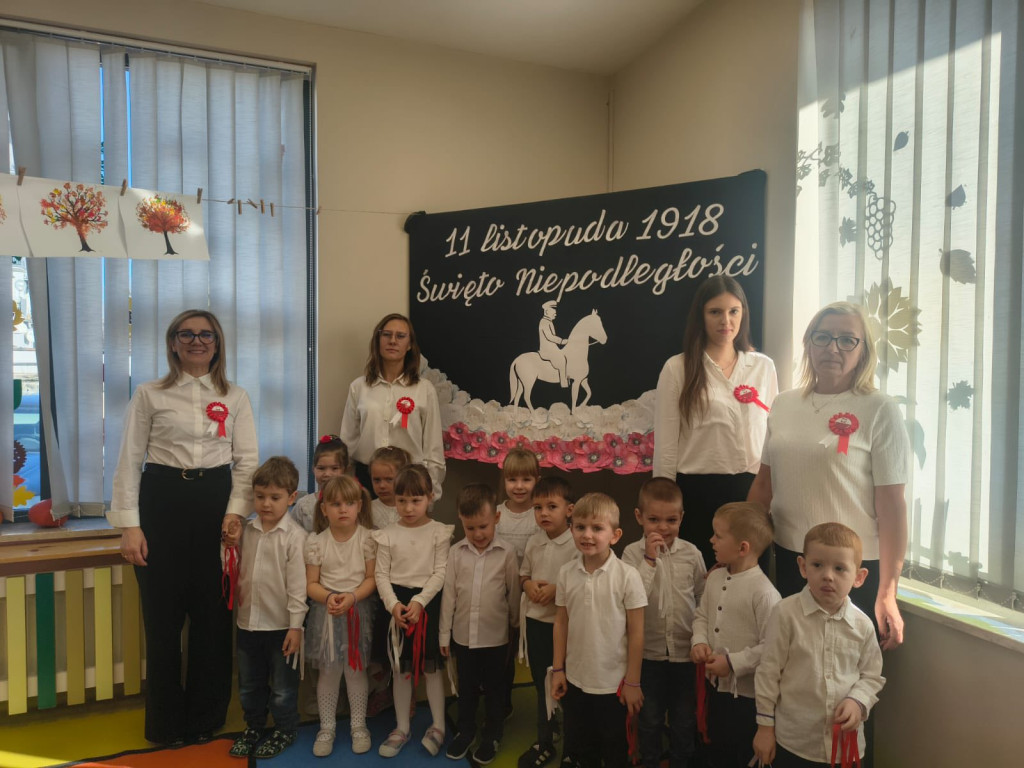 Święto Niepodległości w przedszkolu >>Kacperek<<