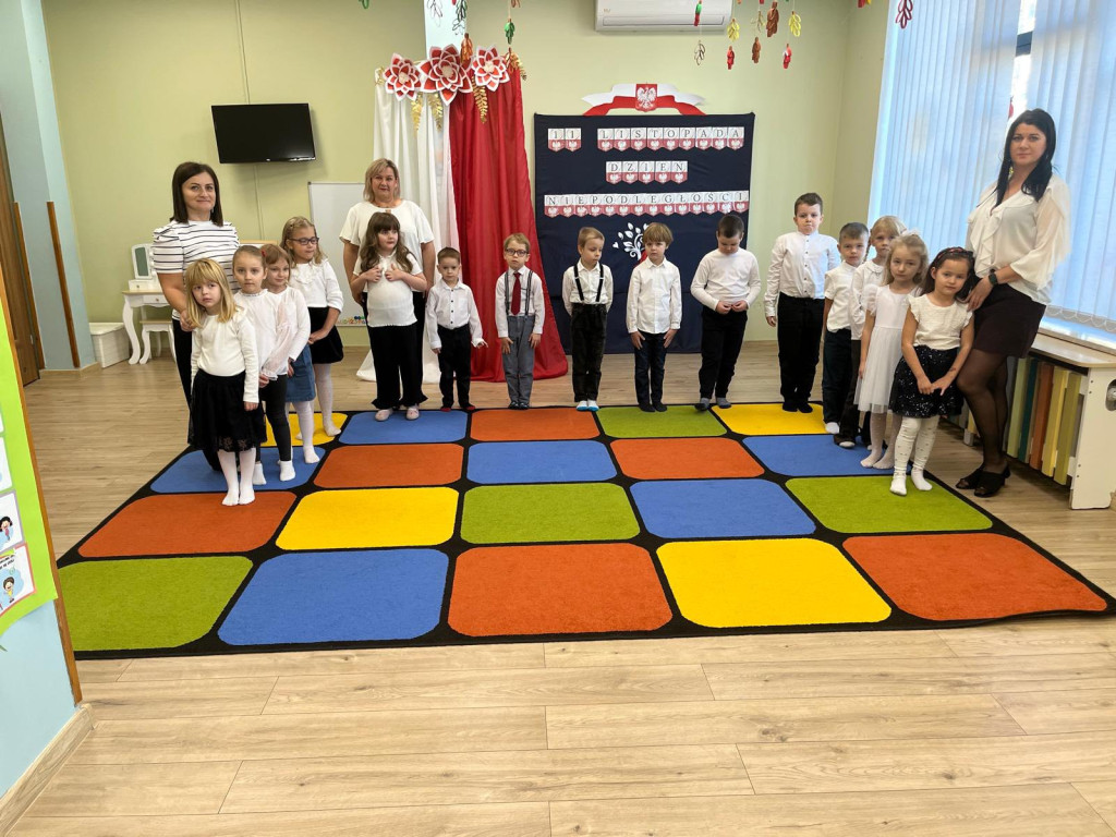 Święto Niepodległości w przedszkolu >>Kacperek<<