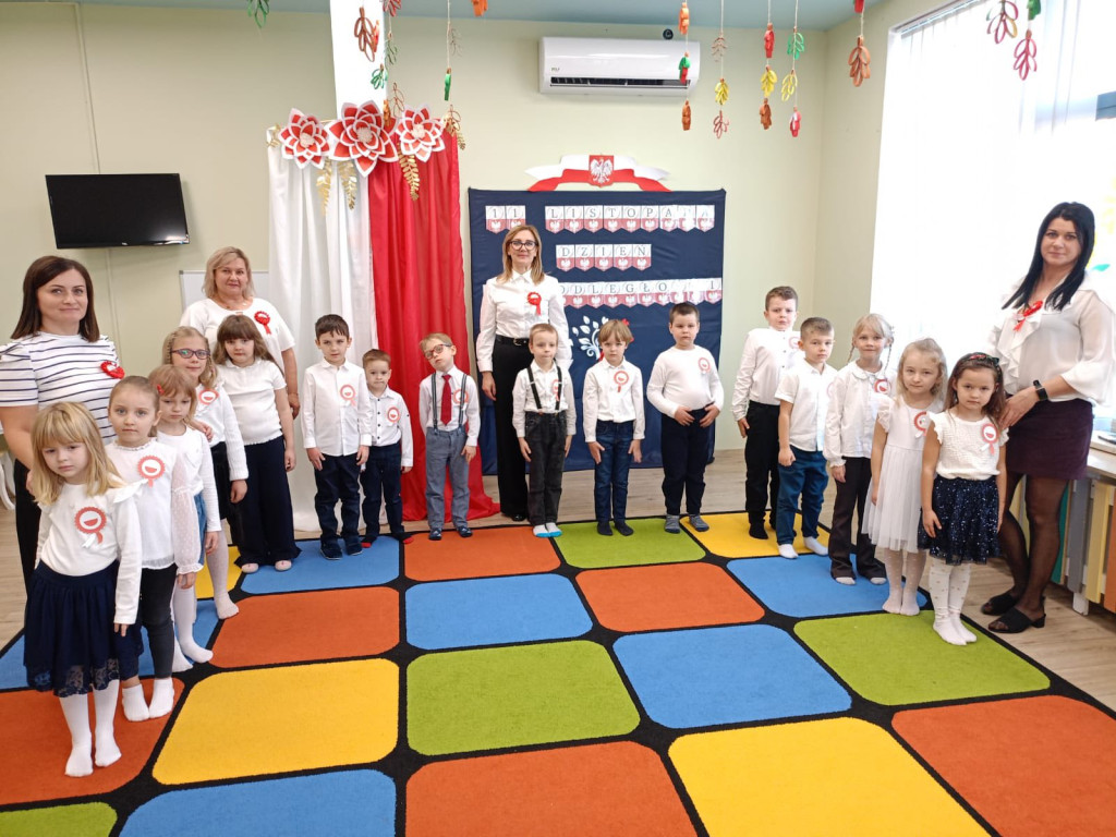 Święto Niepodległości w przedszkolu >>Kacperek<<