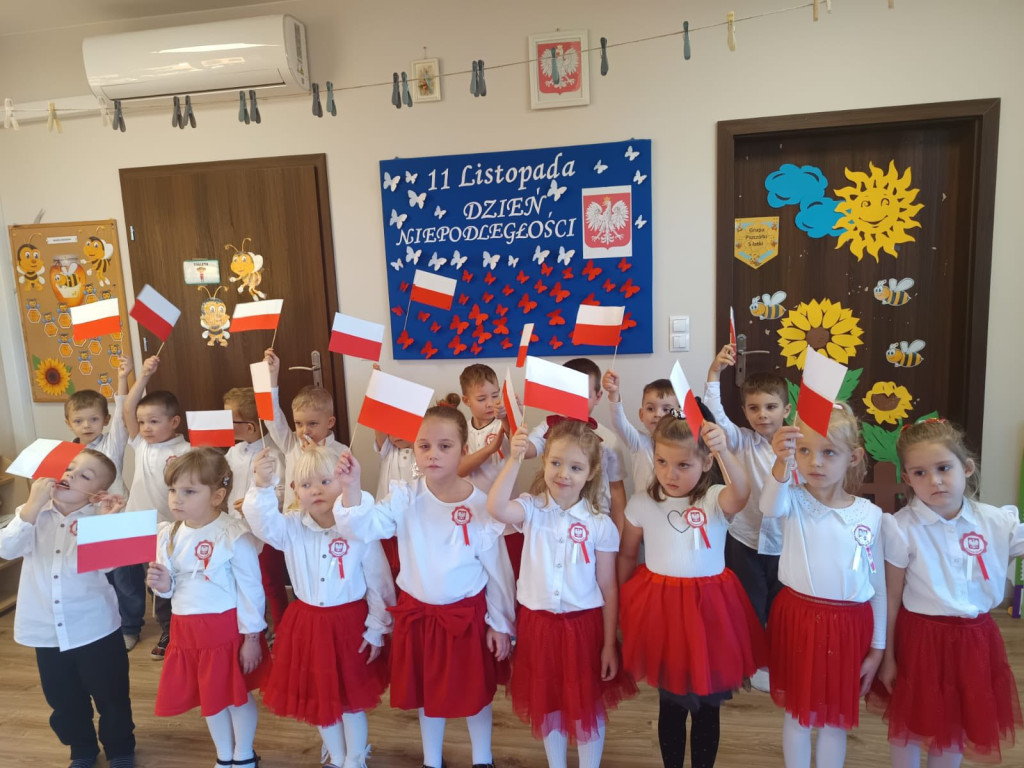 Święto Niepodległości w przedszkolu >>Kacperek<<