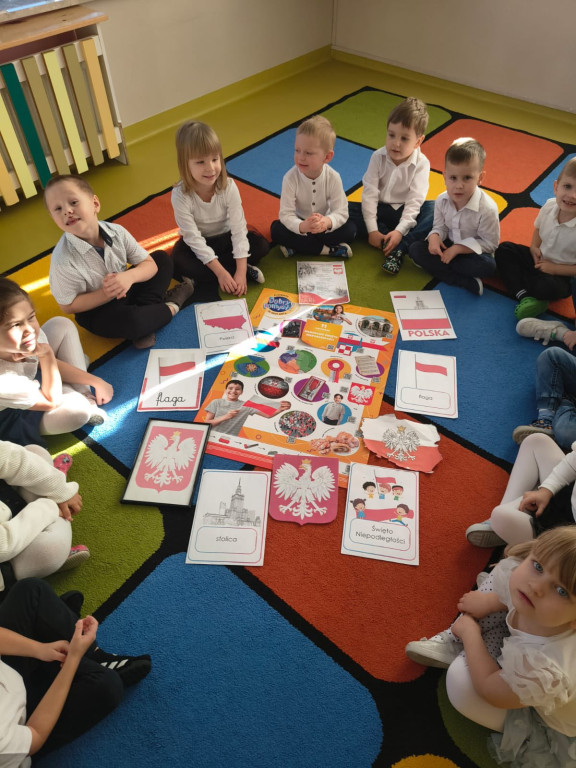 Święto Niepodległości w przedszkolu >>Kacperek<<