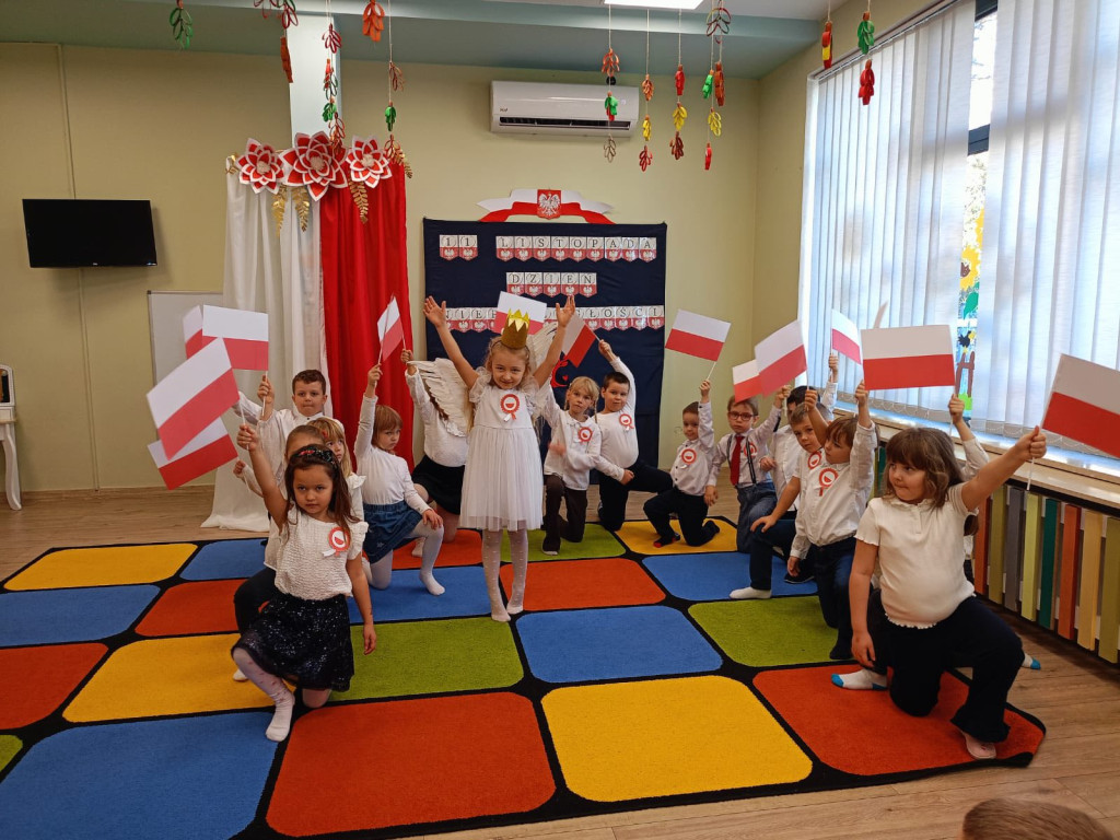 Święto Niepodległości w przedszkolu >>Kacperek<<