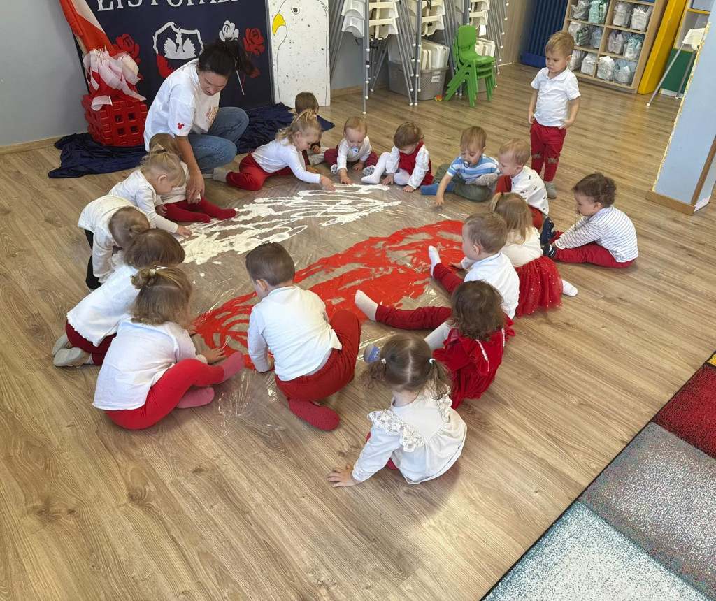 Święto Niepodległości w przedszkolu >>Kacperek<<