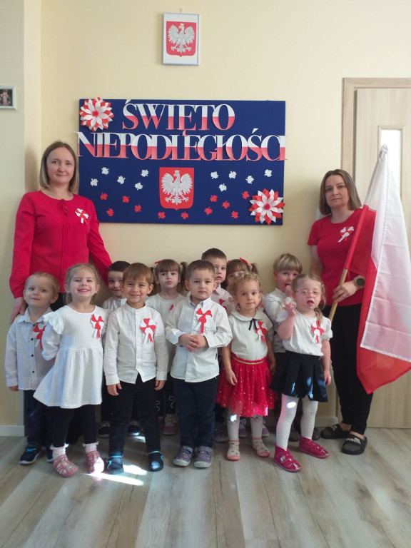 Święto Niepodległości w przedszkolu >>Kacperek<<