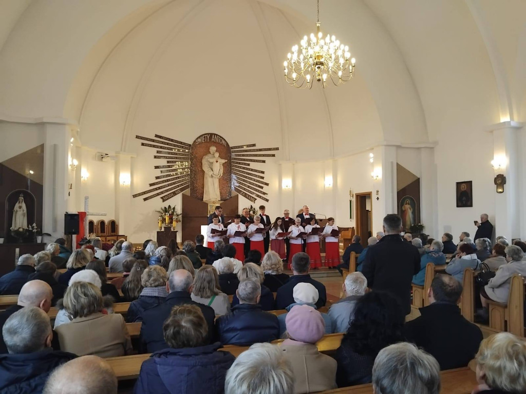 Zespoły z gminy Komarówka na koncercie w Stoczku