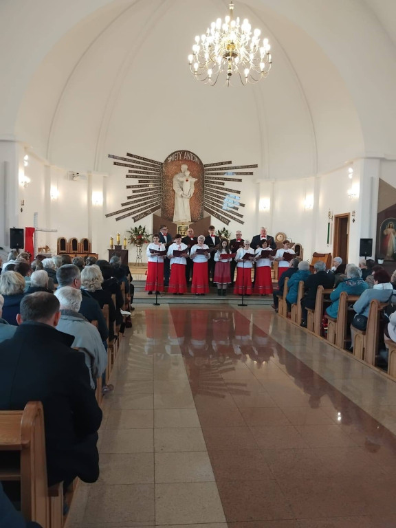 Zespoły z gminy Komarówka na koncercie w Stoczku