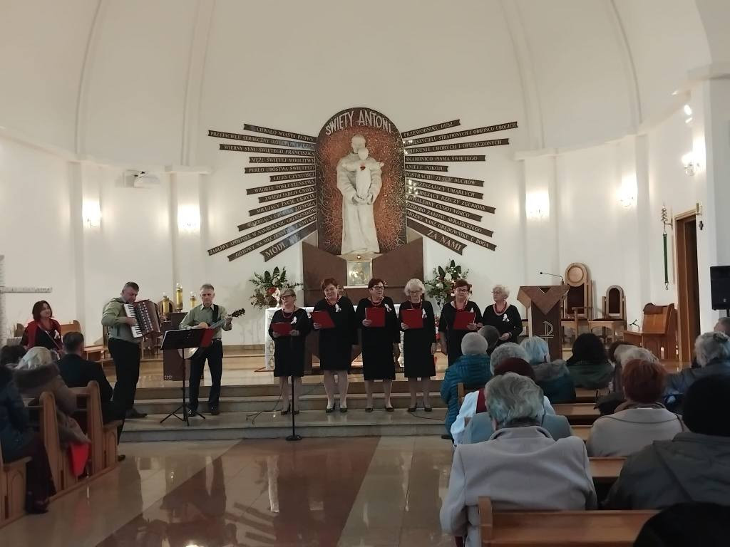 Zespoły z gminy Komarówka na koncercie w Stoczku