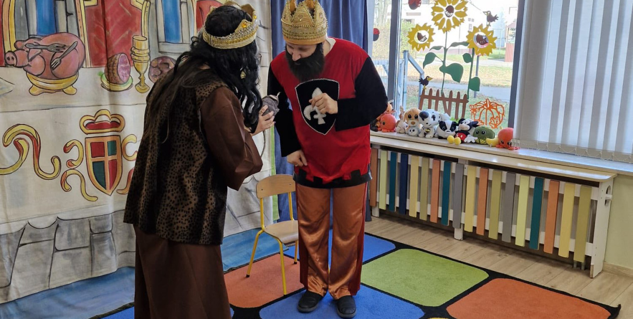 Spektakl o Piaście i Popielu w >>Kacperku<<