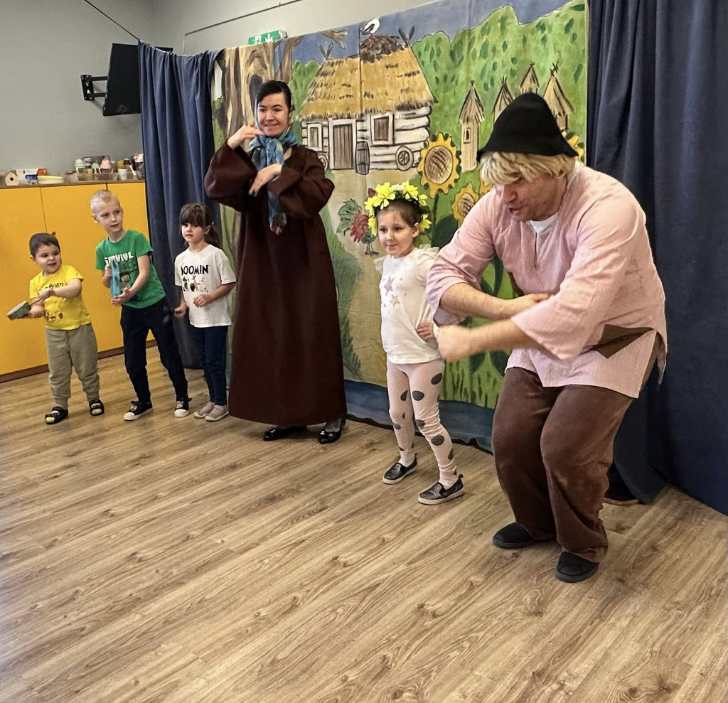 Spektakl o Piaście i Popielu w >>Kacperku<<