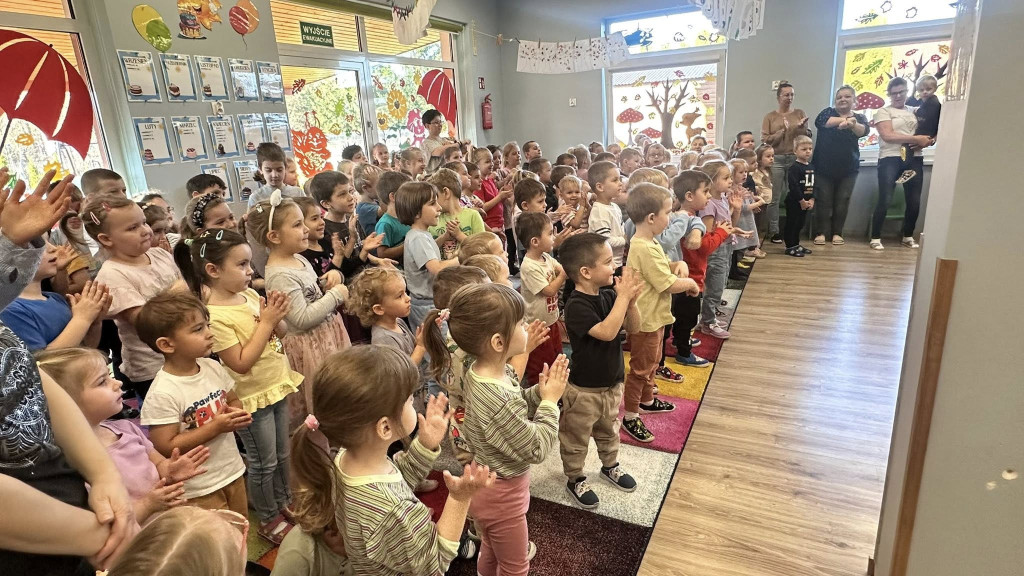 Spektakl o Piaście i Popielu w >>Kacperku<<