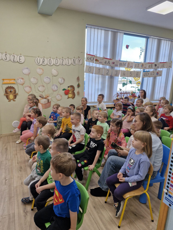 Spektakl o Piaście i Popielu w >>Kacperku<<