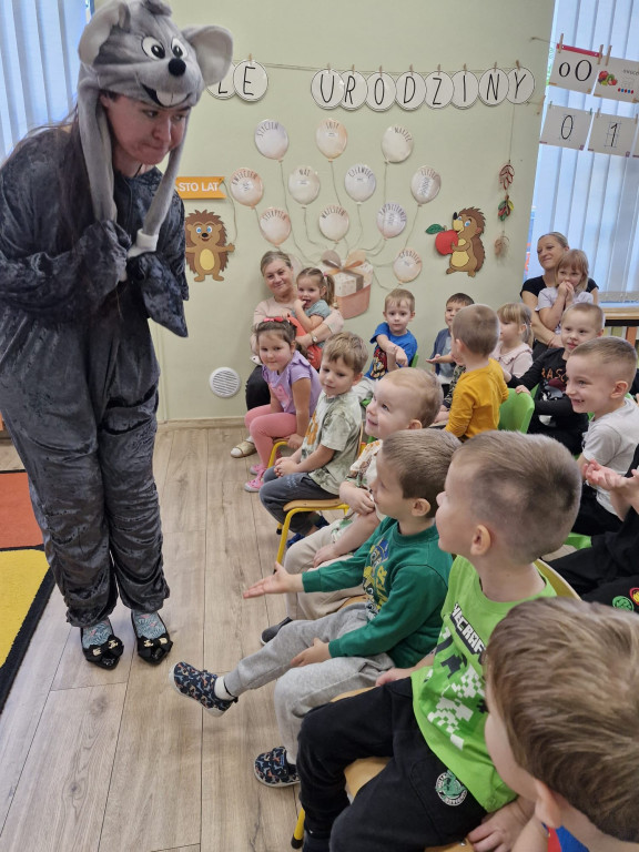 Spektakl o Piaście i Popielu w >>Kacperku<<