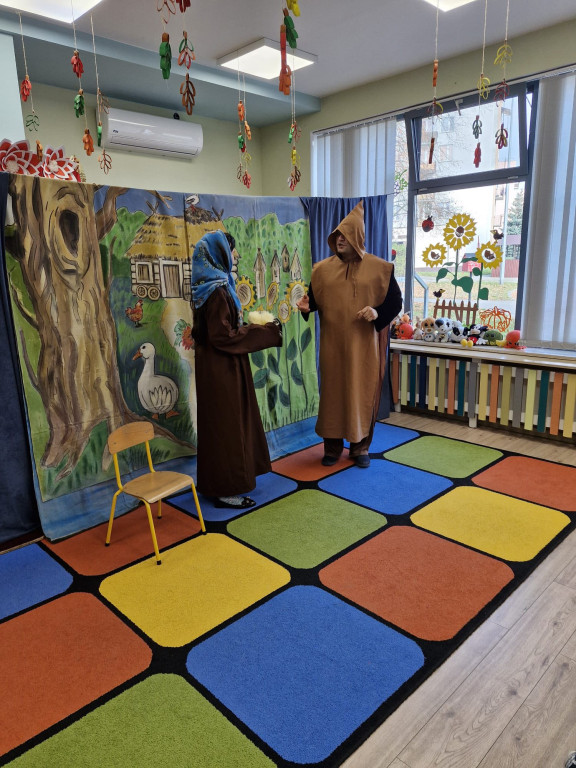 Spektakl o Piaście i Popielu w >>Kacperku<<