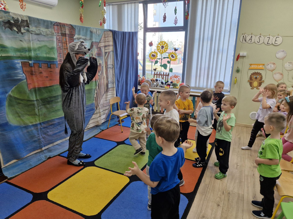 Spektakl o Piaście i Popielu w >>Kacperku<<