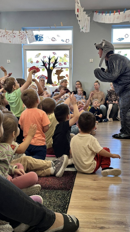 Spektakl o Piaście i Popielu w >>Kacperku<<