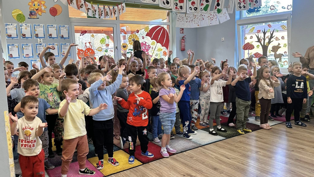 Spektakl o Piaście i Popielu w >>Kacperku<<