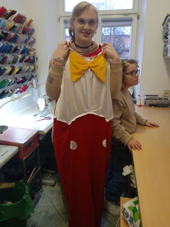 Wizyta uczniów SOSW u krawcowej