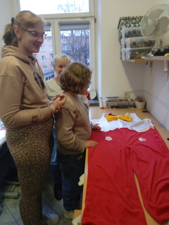 Wizyta uczniów SOSW u krawcowej