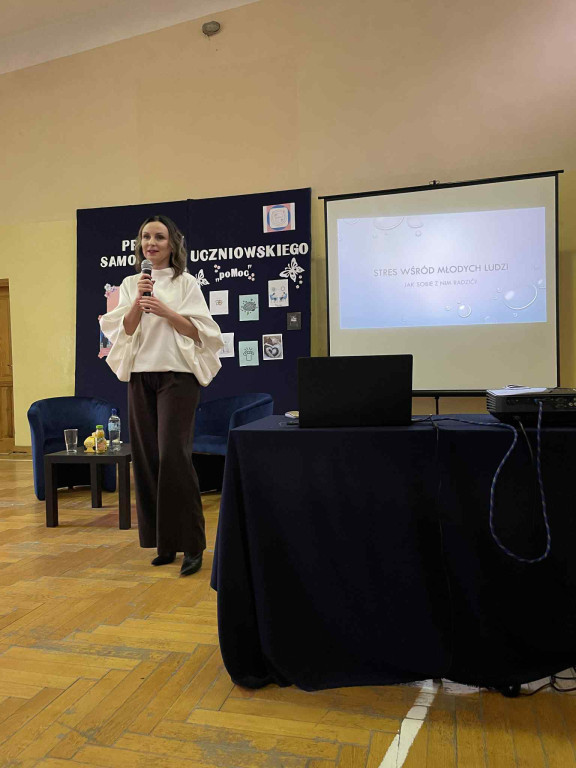 Spotkanie uczniów I LO z Katarzyną Cukierską