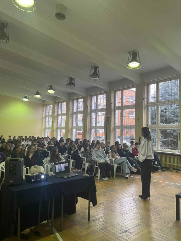 Spotkanie uczniów I LO z Katarzyną Cukierską