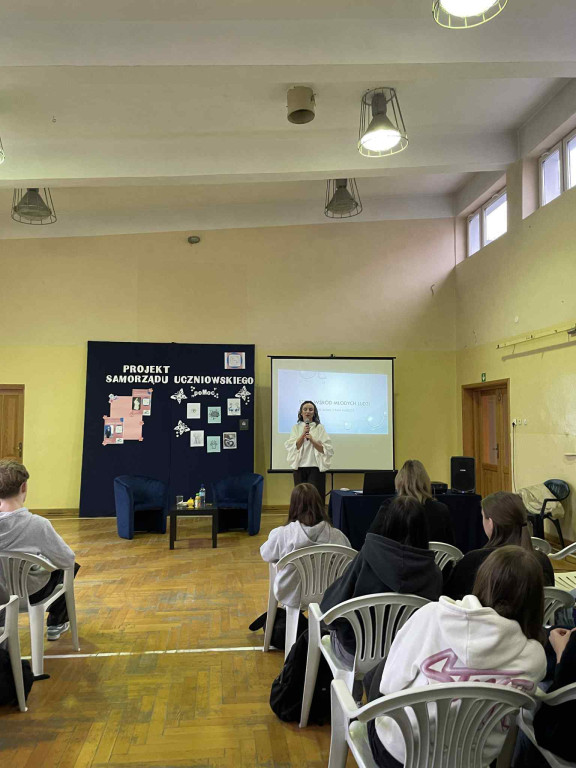 Spotkanie uczniów I LO z Katarzyną Cukierską
