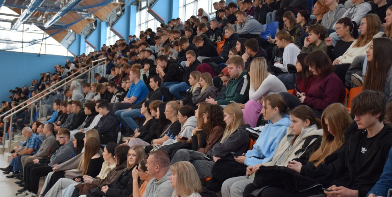 Spotkanie uczniów ZSP z policjantem